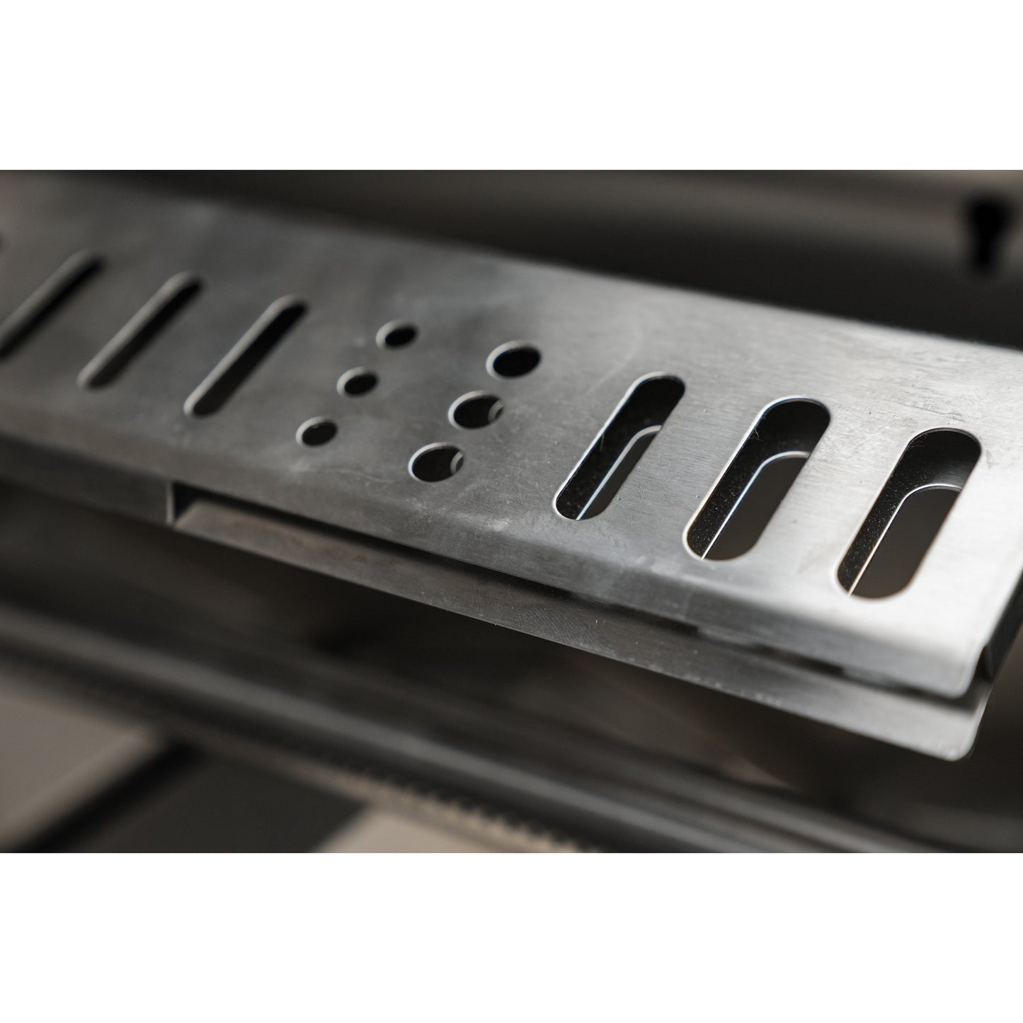 Mont Alpi 400 Deluxe BBQ Grill Island with L-Shape, Beverage Center, Kamado Module, Extra Storage & Fridge - MAi400-D90BEVFCKAMXL